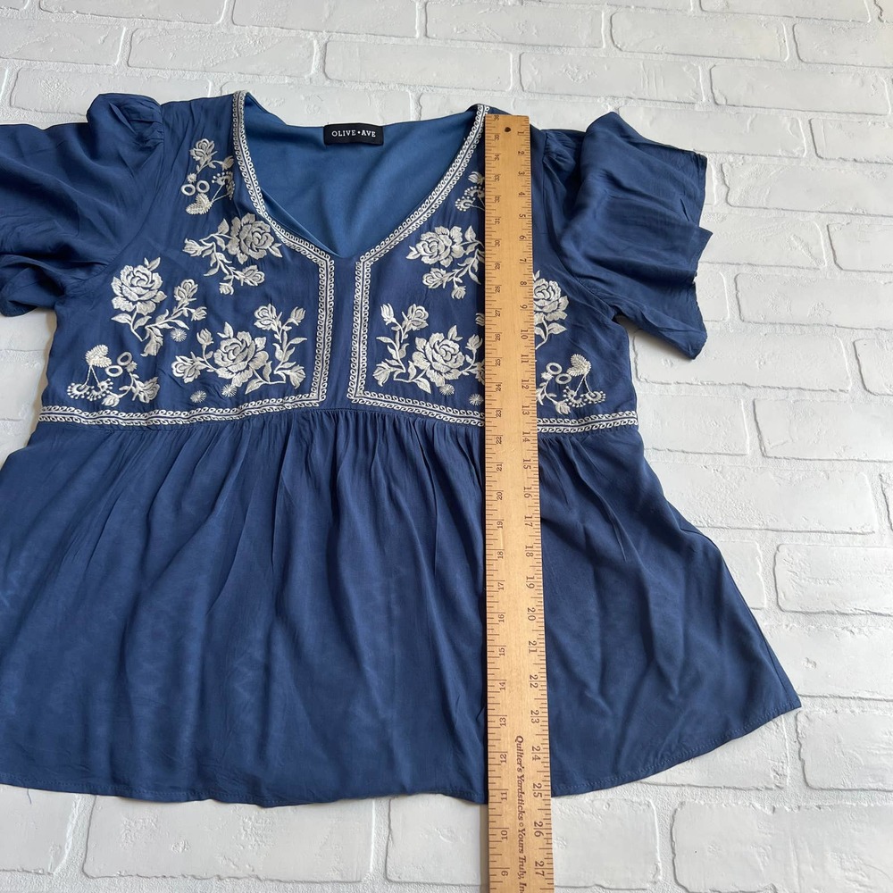 Olive Ave Blue White Floral Rose Embroidered Peplum Style Top Blouse -sz L - Picture 4 of 5